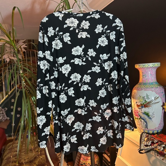 Laura Black Floral Lace Midi Dress Size 10 - Picture 15 of 16